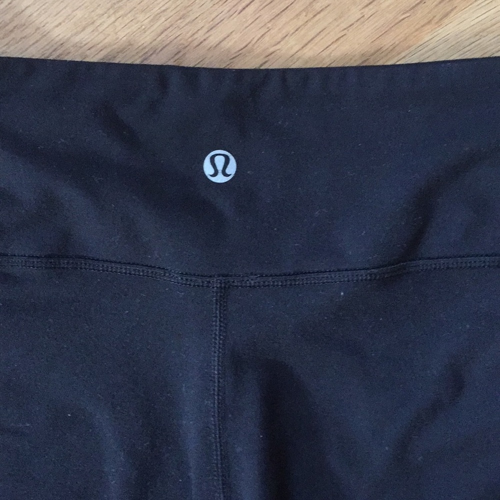 Lululemon Wunder under black capris - Picture 3 of 8